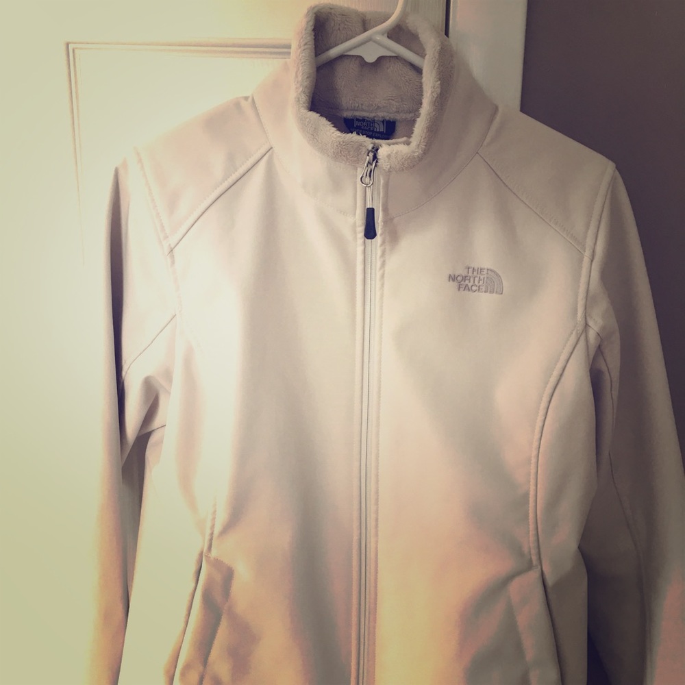 Women’s The North Face Cream Jacket - LIKE NEW!